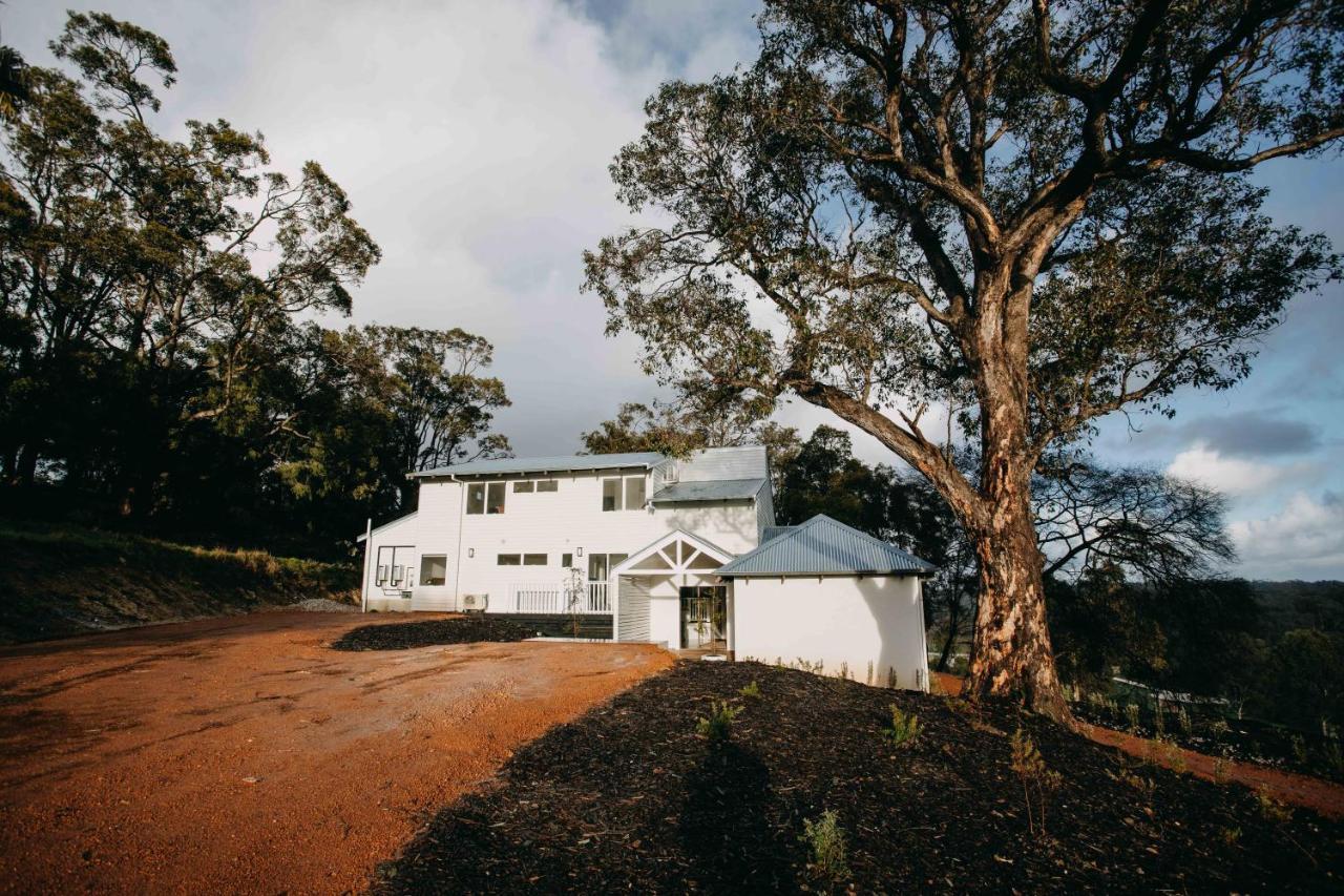 Ampersand Estates Villa Pemberton Exterior photo